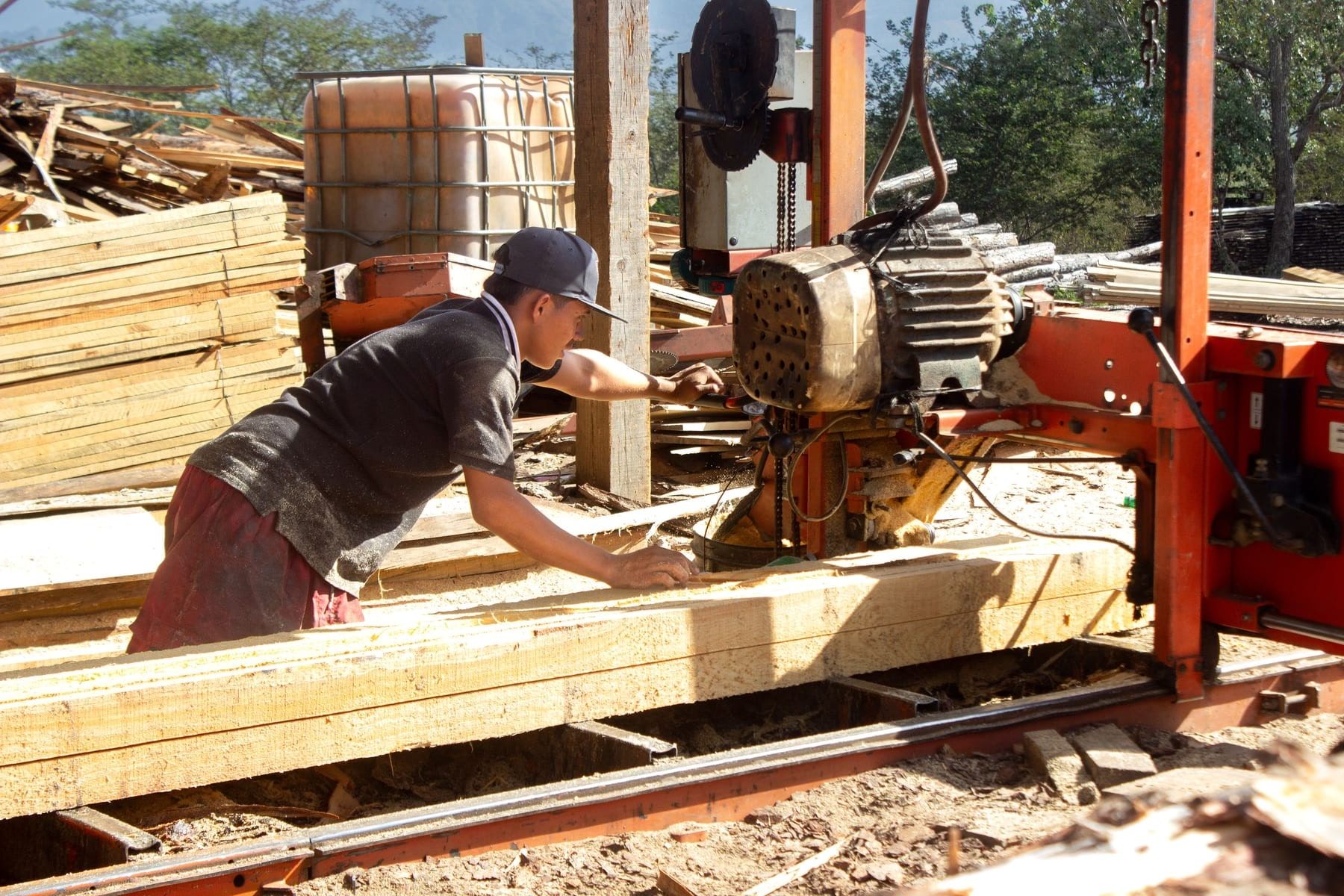 Corte a pedido en la planta de Maderas de Honduras